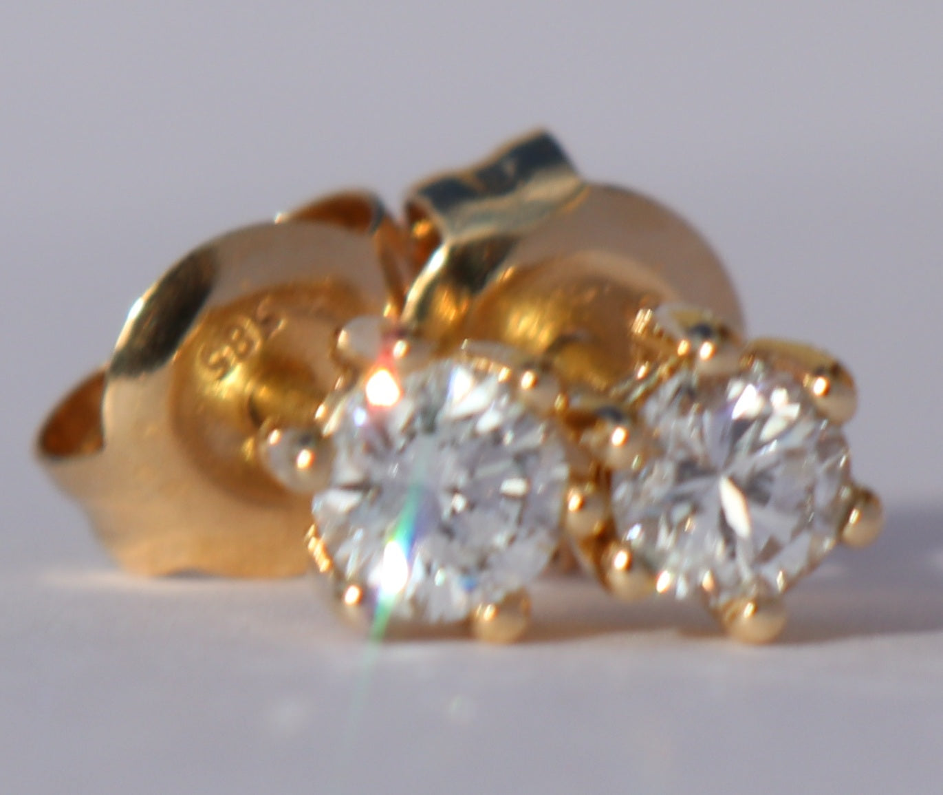 14 kt gouden oorbellen 0.28 ct diamanten natuurlijk