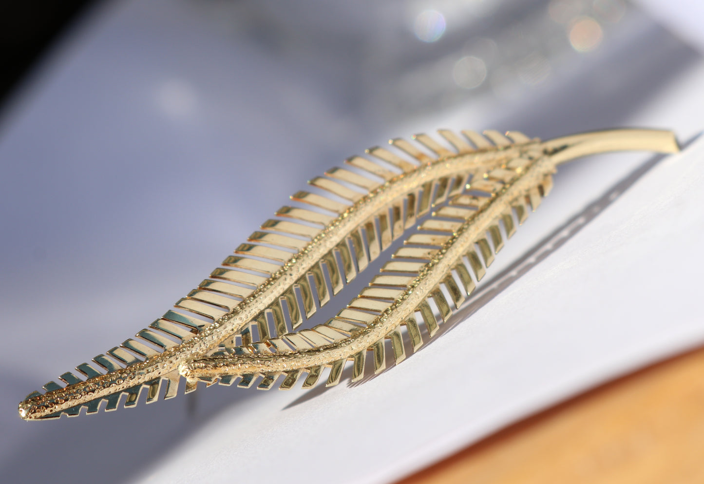 14 kt gold brooch floral 3.59 grams 6 x 2 cm
