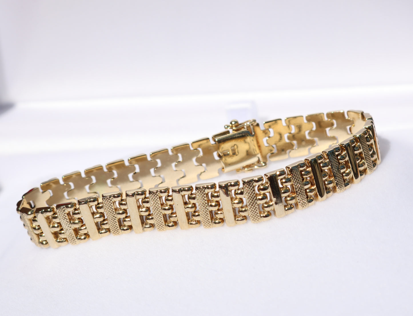 14 kt gold bracelet 17.71 grams 19 cm