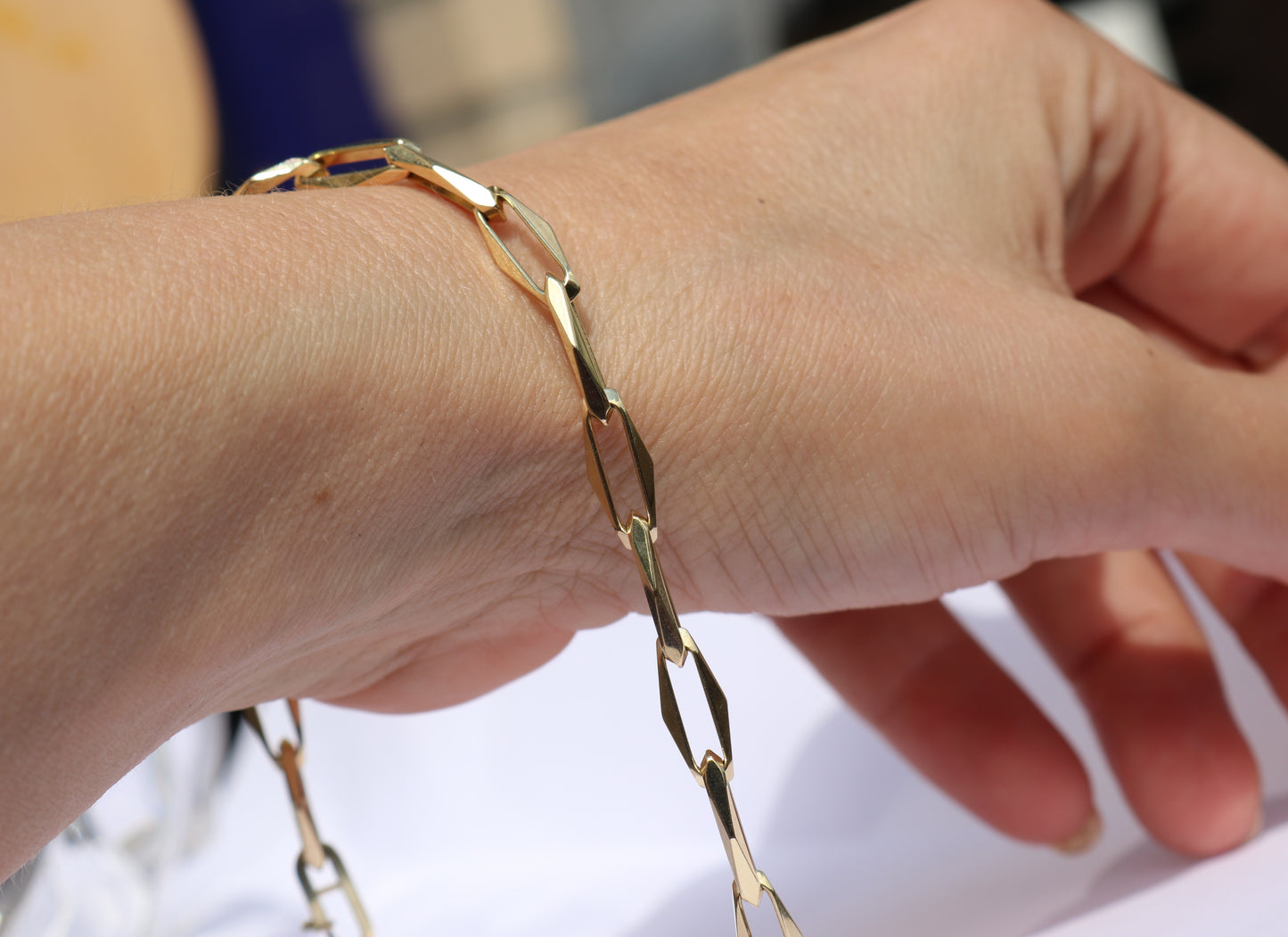 14 kt gold bracelet close forever 12, 40 grams 19, 5 cm