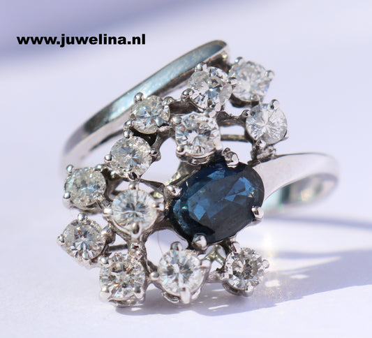 18 kt gouden ring met ca. 1.20 ct diamanten briljant en saffier