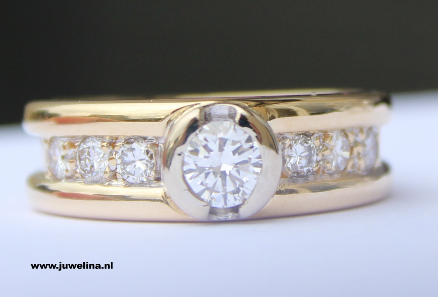 Vintage collectie 2019: 14 kt gouden ring 0.80 ct diamanten natuurlijk